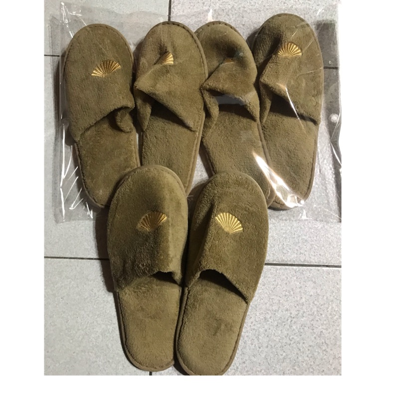 台北文華東方酒店室內拖鞋一雙大的 二雙小的 大人穿的