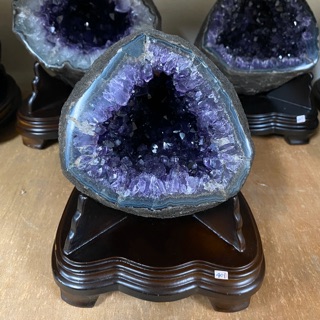 天然 烏拉圭🇺🇾5A財寶袋圓洞型 紫晶洞 紫水晶洞 🔮靠山 天然聚寶甕 😘系列 2.8kg 編號:401
