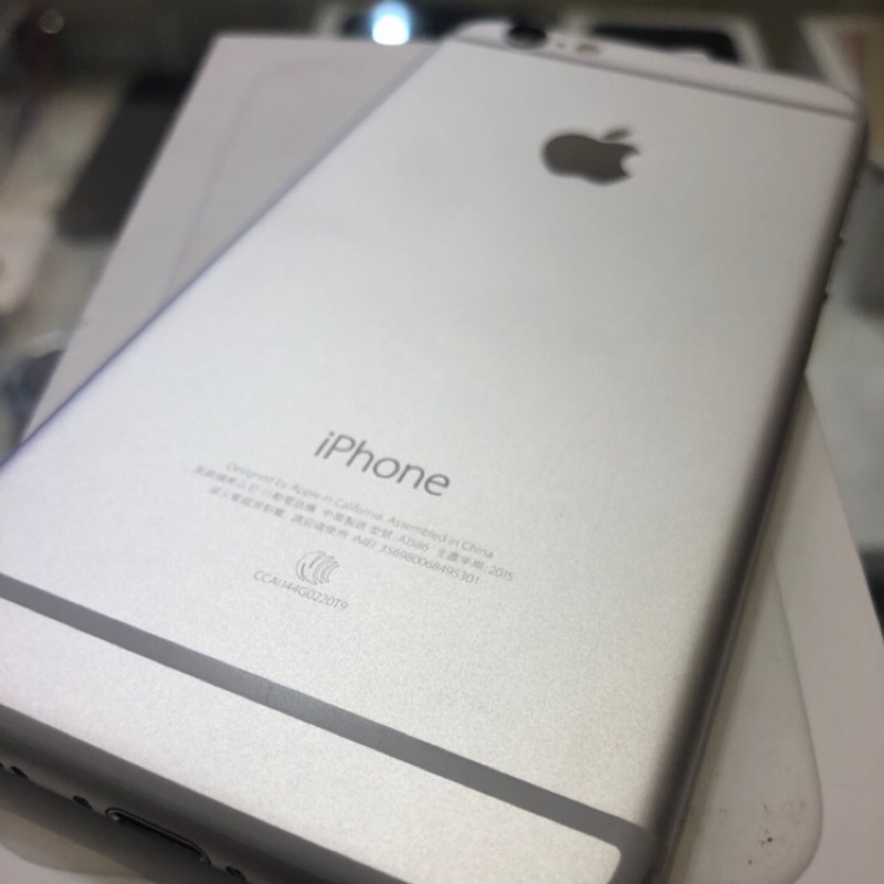 9.8新iPhone 6 64g銀色 盒序一樣 功能正常 指紋靈敏 無維修過 =7999  配件：線 頭 耳機
