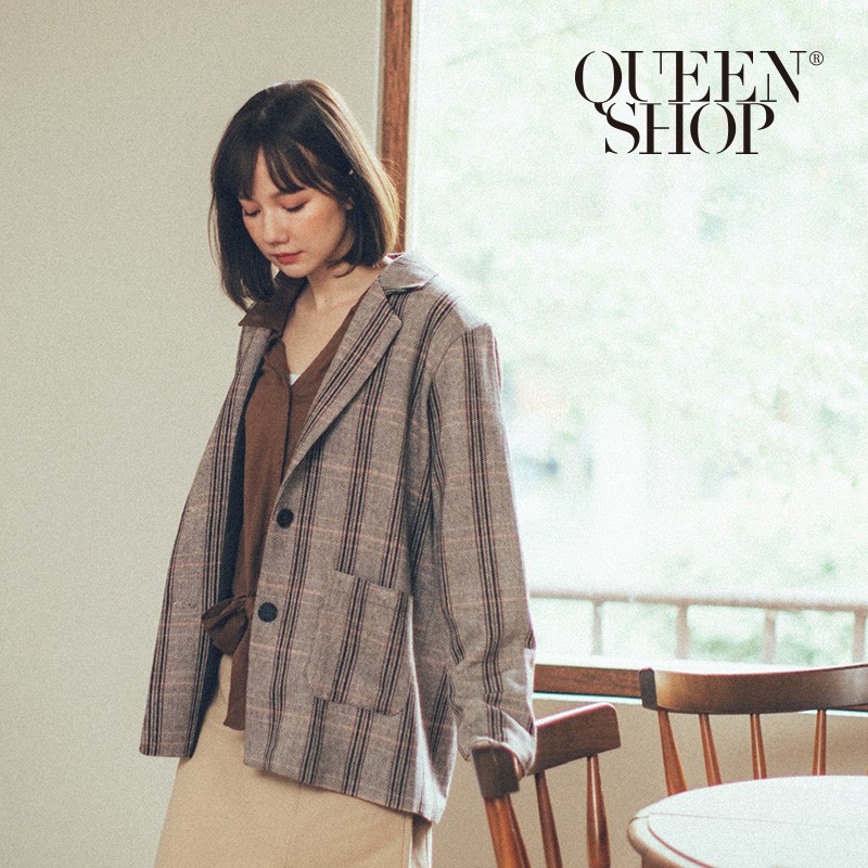 QUEENSHOP 質感毛料格紋西裝外套 現+預【02030352】