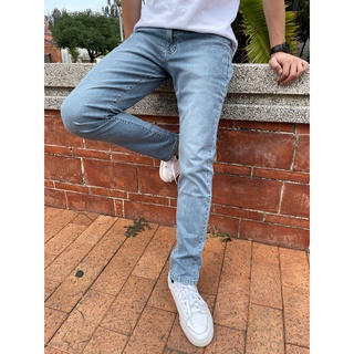 【最後一件臺灣牛仔褲】Slim 彈力合身直筒牛仔褲 (小腿偏窄) ﹝淺藍﹞#32001