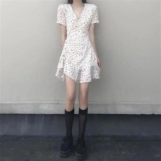 洋裝 平口洋裝 可愛甜美碎花不規則抽繩連身裙設計感小眾V領短袖早春新款裙子MB045-A 3448 衣時尚