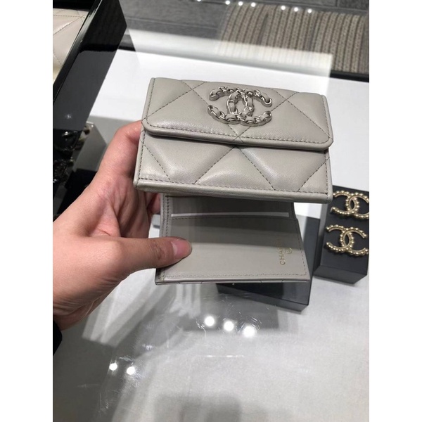 台灣現貨 💰38800 香奈兒 Chanel 19 mini 短夾 灰銀 三折短夾