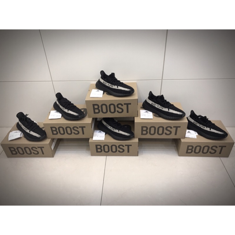 adidas YEEZY BOOST 350 V2–黑白us8.5~9.5