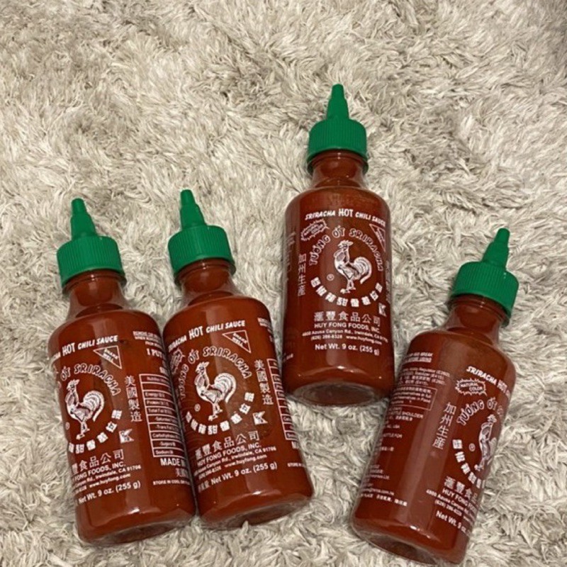 Sriracha hot chili sauce匯豐 是拉差香甜辣椒醬