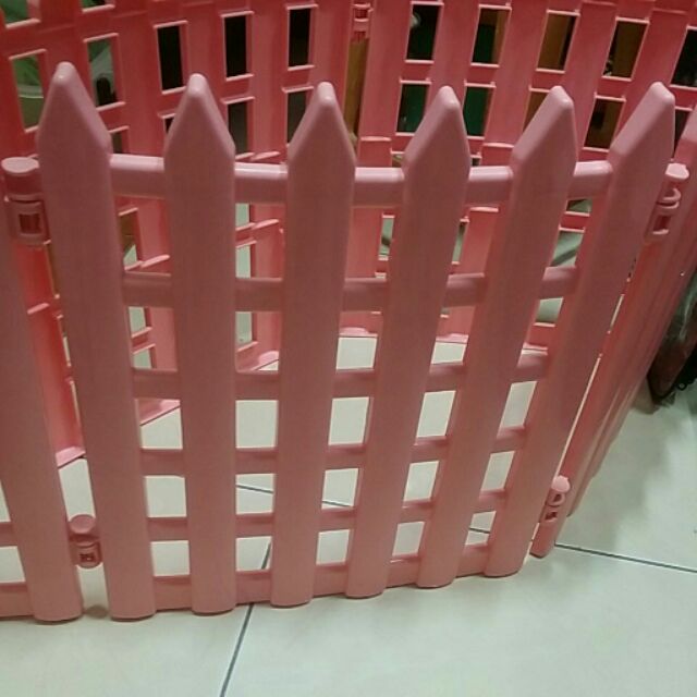 粉色寵物柵欄