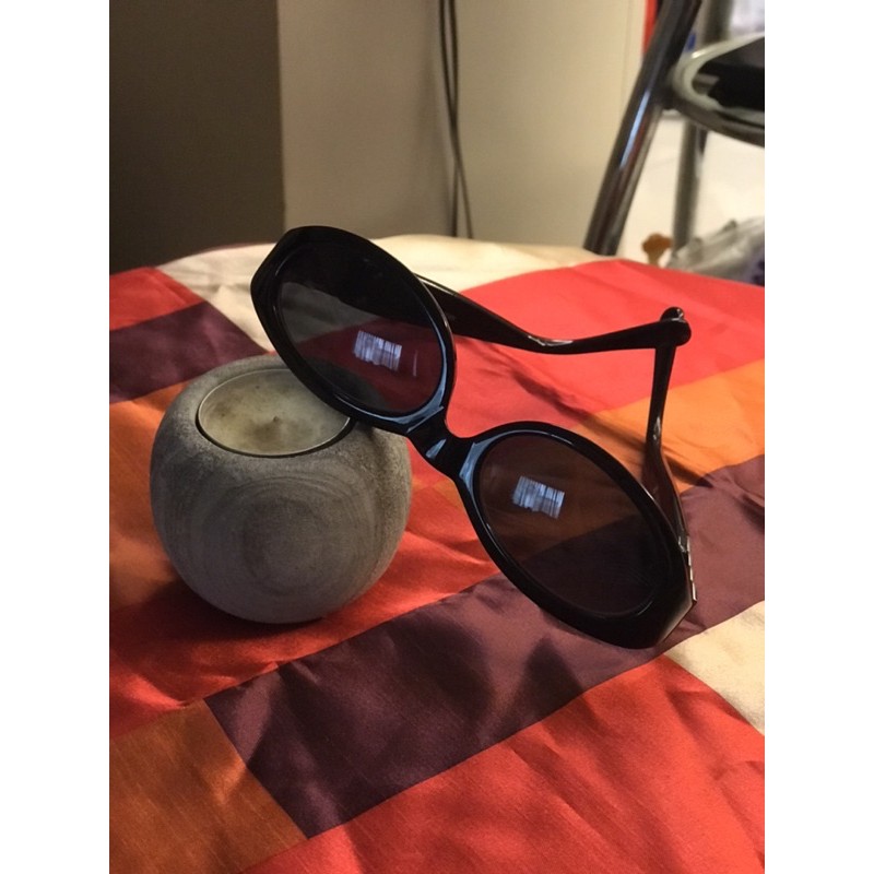Gianni Versace 二手女用太陽眼鏡 (無原廠眼鏡盒及拭鏡片)