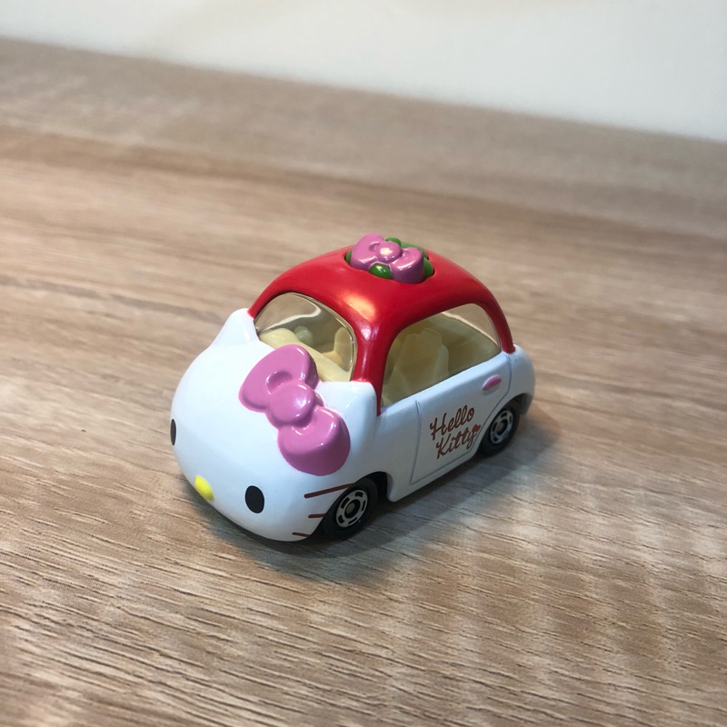 日本 TOMICA 多美小汽車 HELLO KITTY 凱蒂貓 三麗鷗 SANRIO