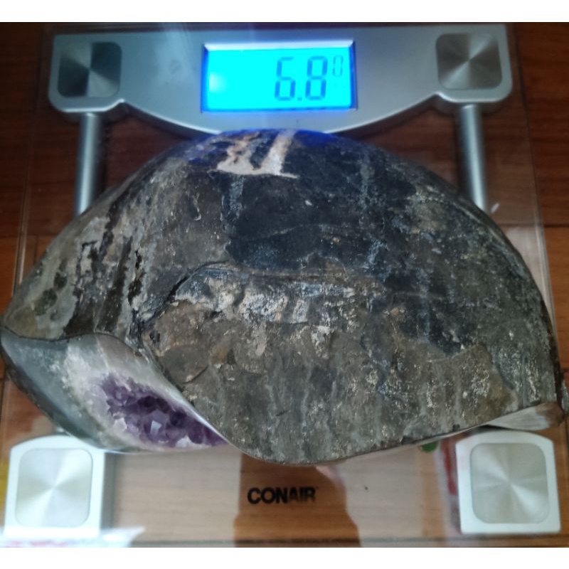 烏拉圭原皮紫水晶洞，大牙，重6.8公斤，洞深7.5公分