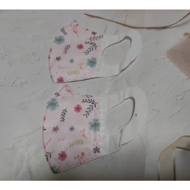 ⭕現貨⭕“台灣優紙”醫療防護口罩～幼幼3D立體，款式:花草／粉色，適用於3～4歲以下幼兒，30入盒裝，雙鋼印，台灣製造。