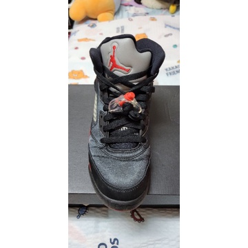 Air Jordan 5代黑色緞面球鞋