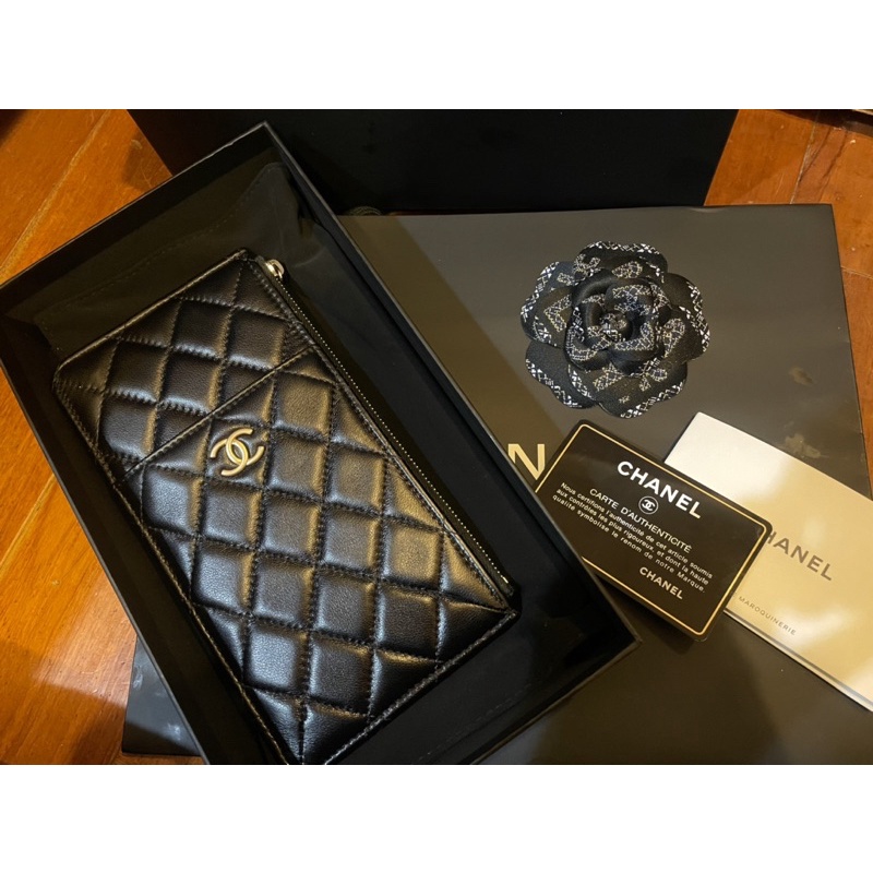 [已售]Chanel 黑金釦小羊皮 扁長夾 薄長夾
