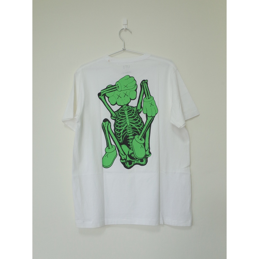 UNIQLO KAWS COMPANION螢光綠骷髏T恤 全新L號白色 2016首波聯名解剖XX骷顱絕版潮流玩具塗鴉公仔