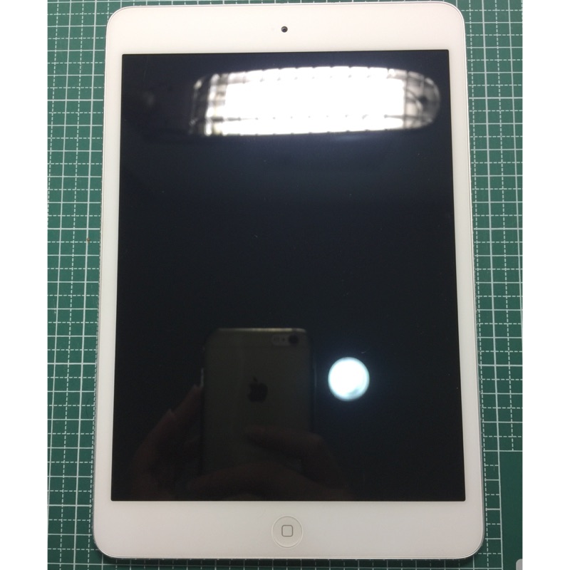 iPad mini 1 16GB (近成新 幾乎無傷)