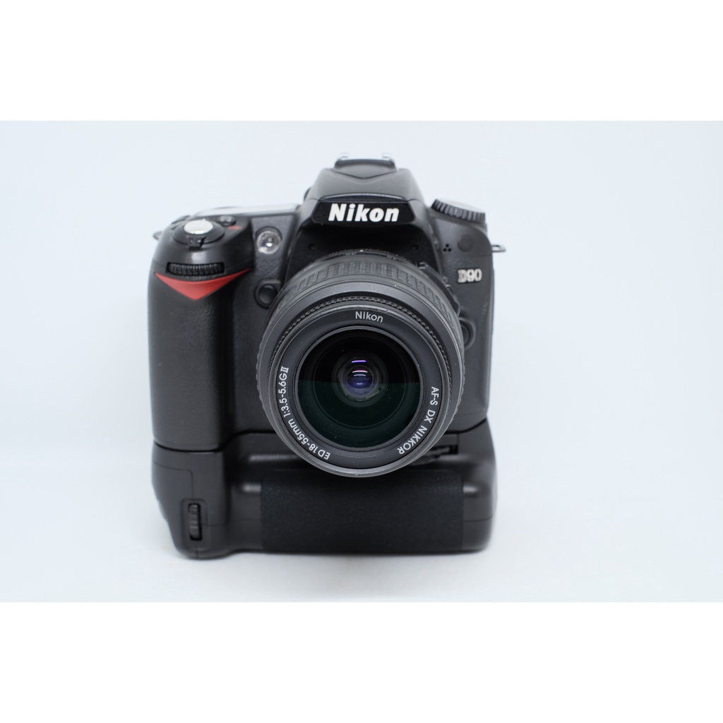 Nikon D90 + AF-S Nikkor ED 18-55mm F3.5-5.6G II +電池手把 二手相機出售