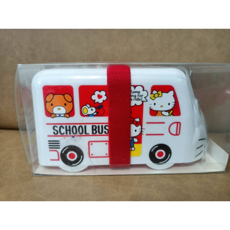 《鑫荷屋》全新現貨 日本購回  日版  HELLO KITTY 公車造型便當盒