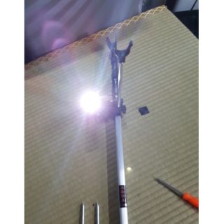 專利型架竿器（可夾手電筒） 竿架