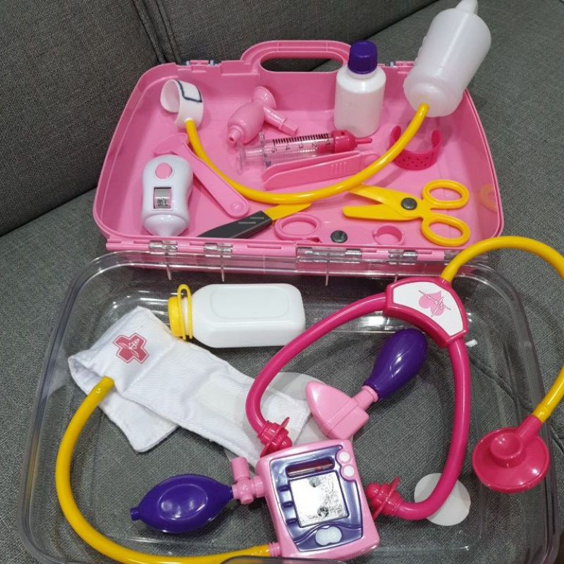 二手 8成新 購於 玩具反斗城 醫護玩具 角色扮演 手提醫護包 小護士手提箱