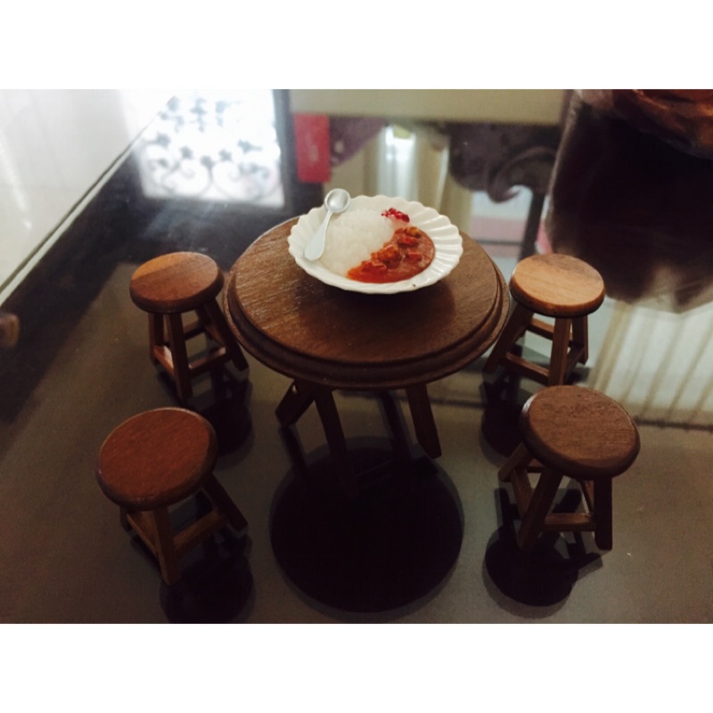 食玩 辦桌圓桌+四椅（不附桌上食玩）