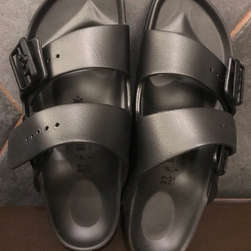 37鐵灰 BIRKENSTOCK ARIZONA EVA 防水橡膠 鐵灰金勃肯拖鞋0129443白色1001498 黑色