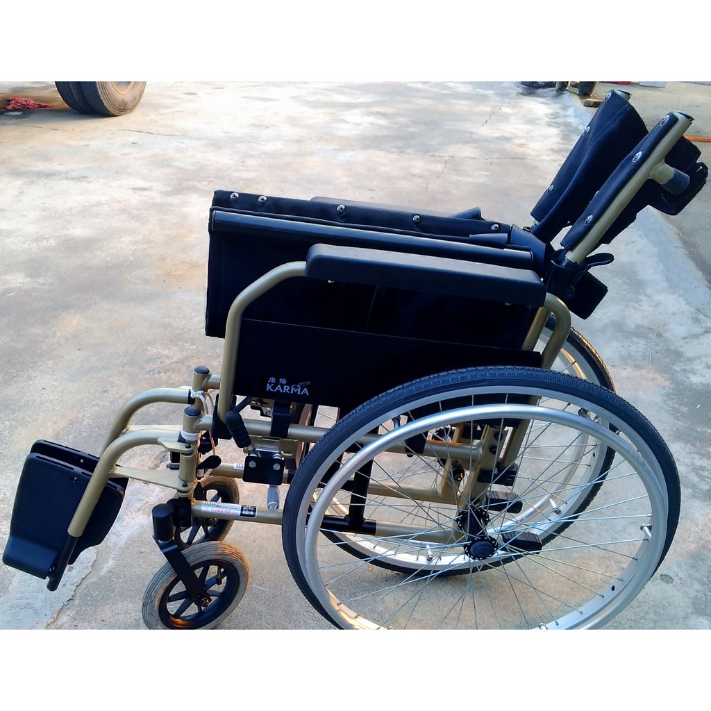 KARMA康揚 KM8520 鋁合金手動輪椅 座寬18吋