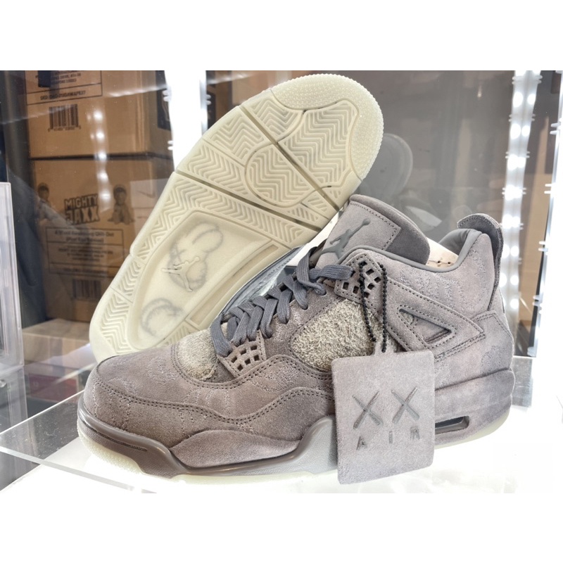 全新公司貨 AIR JORDAN 4 X KAWS 限量聯名 AJ4 麂皮 灰 930155-003