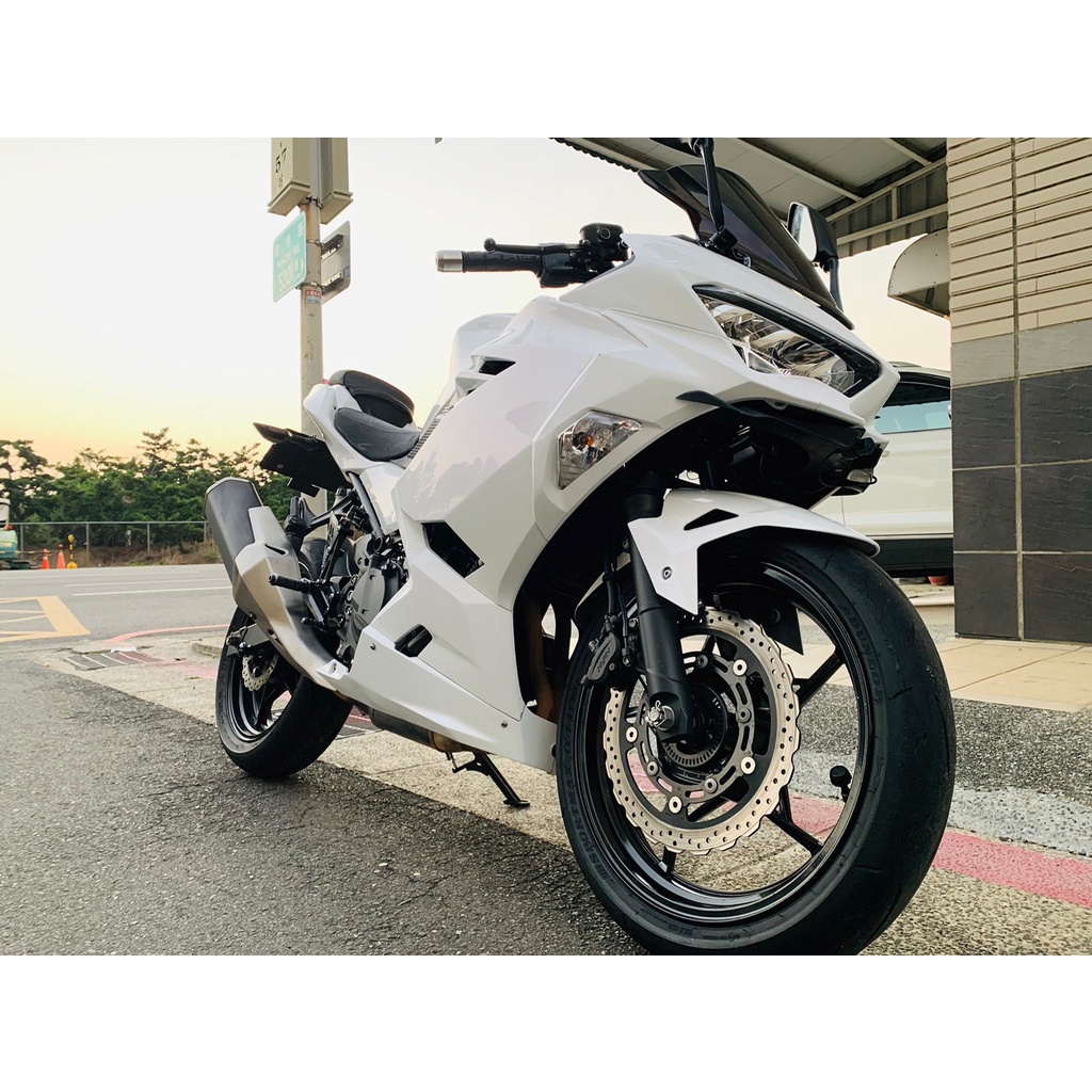 NINJA400ABS 二手擋車 配合貸款 全額貸款 白牌 黃牌 紅牌 仿賽 街車 大型重機滿18即可辦理名片在最後一張