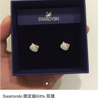 Swarovski kitty耳環限定品