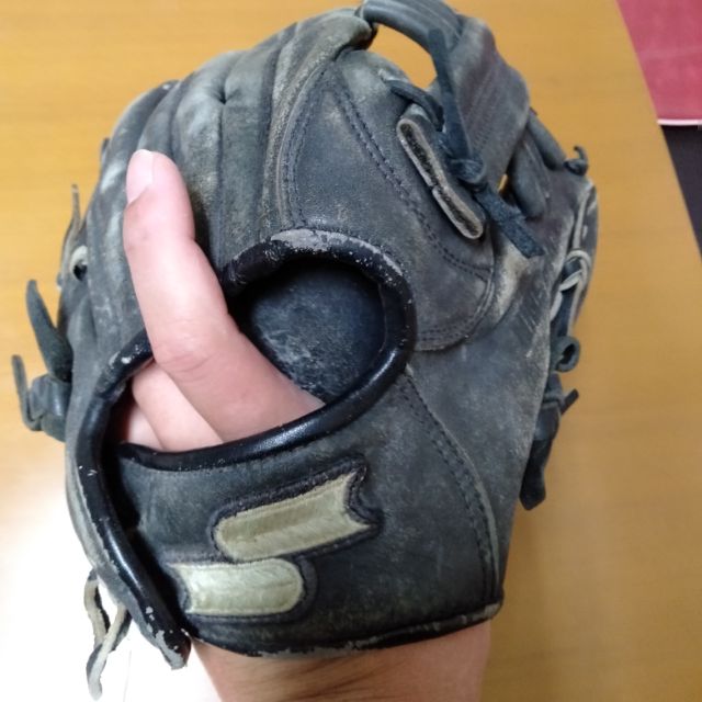 二手  SSK. 內野 棒球 壘球 約11吋 手套 350元