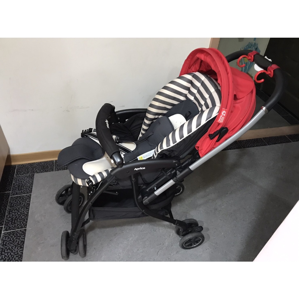 Aprica LUXUNA DUAL 紅皇后 四輪自動定位導向型嬰幼兒手推車 (台北市景美、苗栗市一帶可自取，價可談)