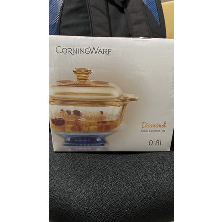 《CorelleBrands 康寧餐具》Corningware稜紋系列。晶鑽鍋0.8L