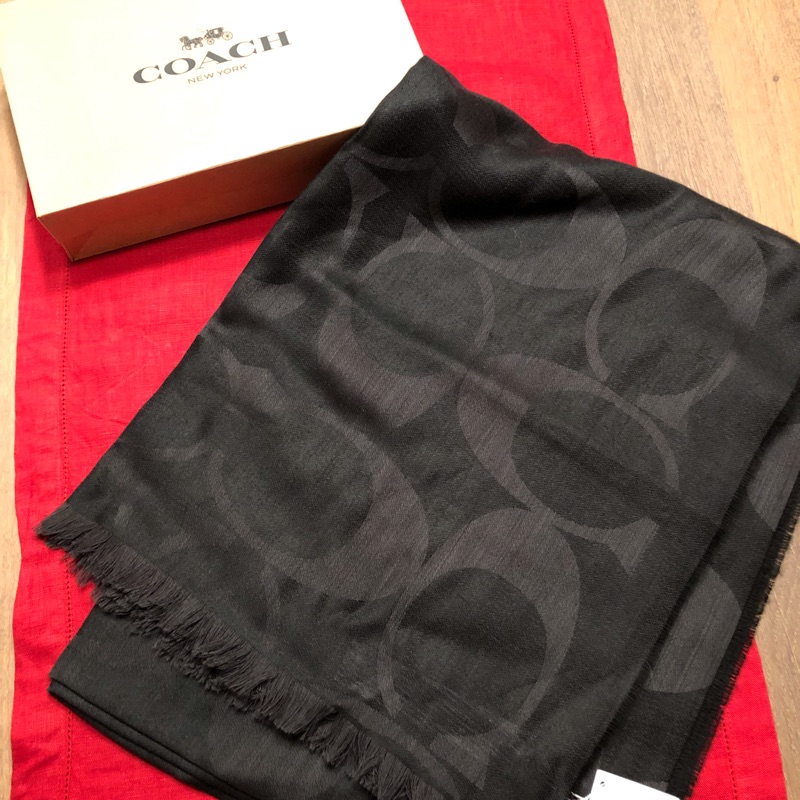 &lt;三豬美國代購&gt; 美國時尚品牌COACH 經典C Logo黑色圍巾  義大利製 雙面大C Logo品牌圍巾 寬版流蘇披肩