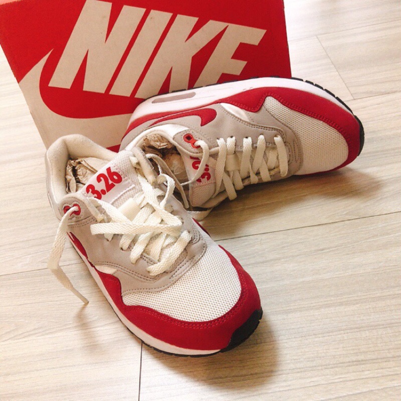 NIKE AIR MAX 1 QS (GS) 827657-101 日版 經典紅白配色 女款 NIKE耐吉 運動鞋