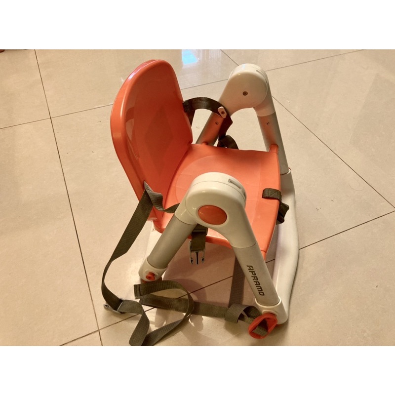 【Mombella &amp; Apramo】外出攜帶方便(二手-8成新)可攜式兩用兒童餐椅、幼兒餐椅、摺疊椅