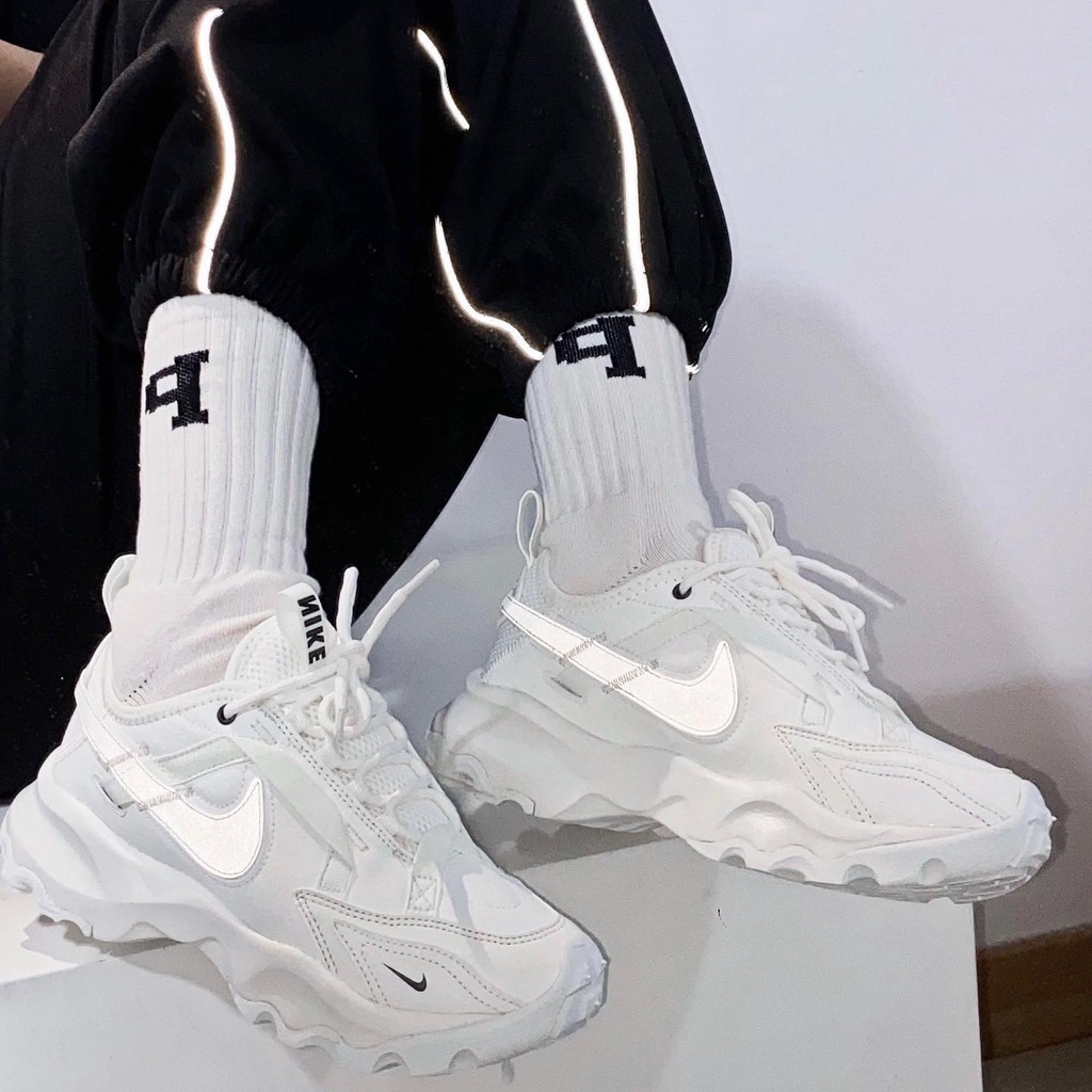 GOSPEL【Nike TC 7900】米白 休閒鞋 厚底 增高 女款 DD9682-100