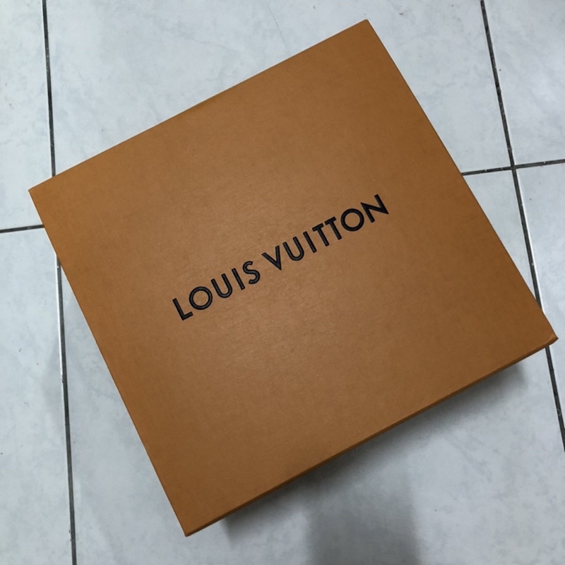 Louis Vuitton LV紙盒 紙箱 磁鐵扣設計