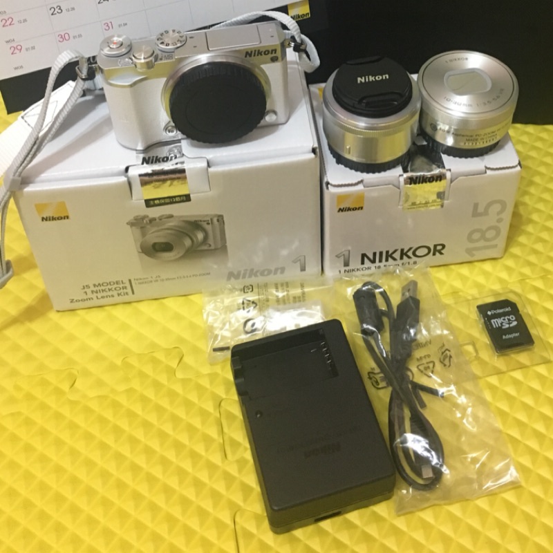 Nikon 1 J5 原廠相機10-30mm kit (白) + 18.5mm f1.8