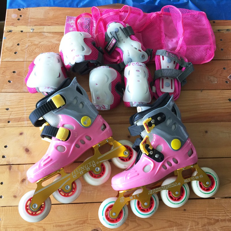 二手台灣製HUNGTA 兒童專業直排輪  溜冰鞋＋護膝護腕護具＋背袋（建議腳長17~18cm）粉灰雙色