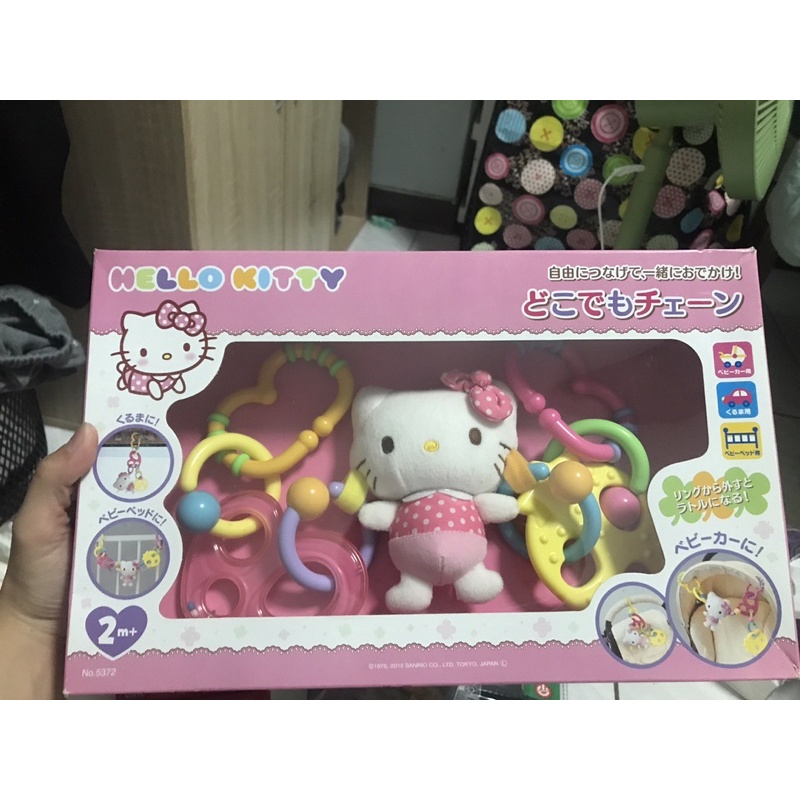 【玩具福利社】 HELLO KITTY 推車多功能掛飾 (日本樂雅Toyroyal)寶寶安撫玩具/彌月禮 全新 正版現貨