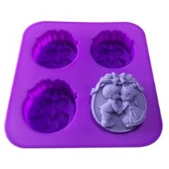 4孔 圓形天使 兩小無猜手工皂模具   矽膠模具 蛋糕模具 巧克力模具 天使情人 烘焙模具 製冰盒