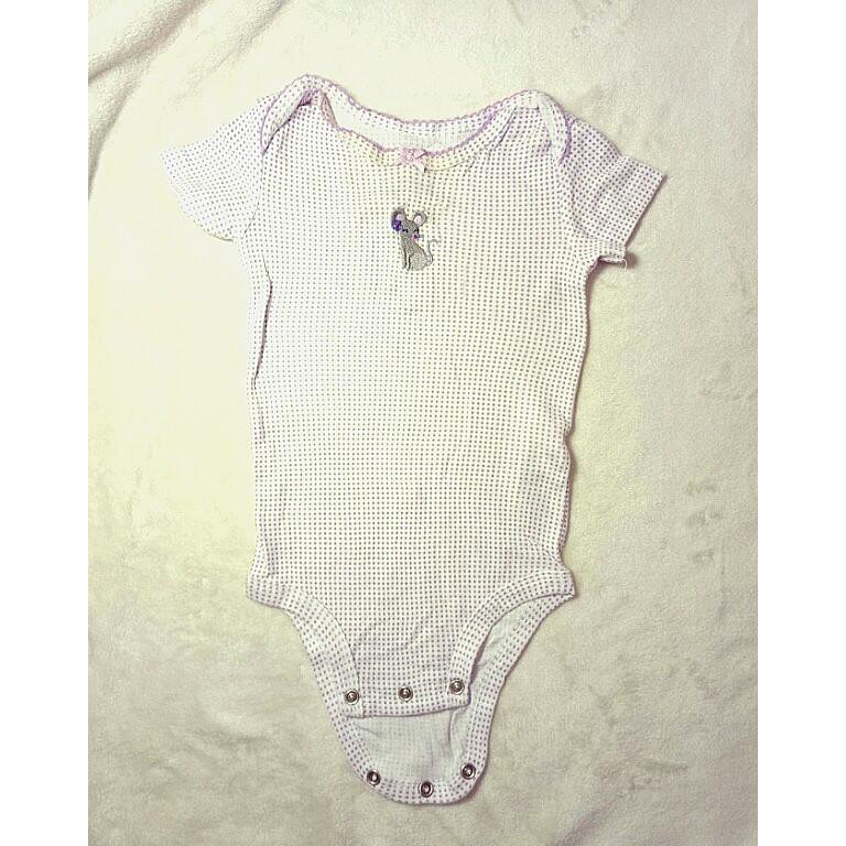 美國童裝【Carter's】6M 嬰兒 短袖 包屁衣 連身裝 兔裝 哈衣 寶寶連體衣 (白底紫點小老鼠) 粗衣