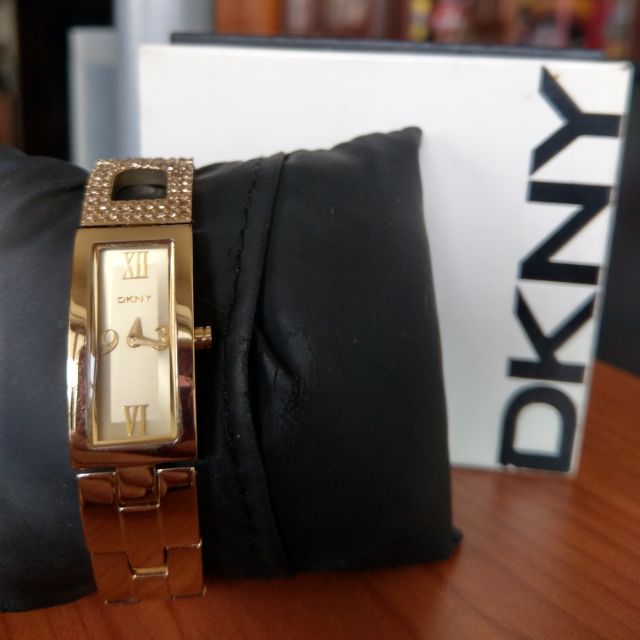 DKNY經典logo手錶