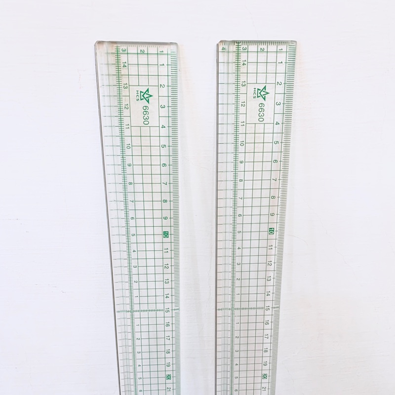 Hcs 方眼鋼邊切割直尺30cm 蝦皮購物