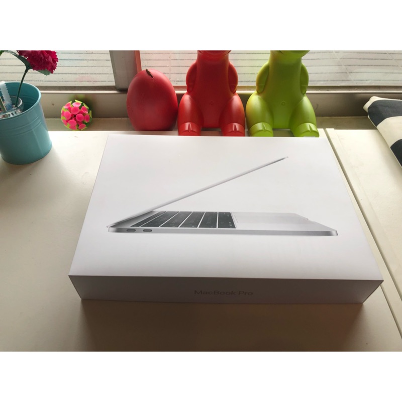 2017  MacBook PRO 13” 256GB  No Touch bar 中文鍵盤