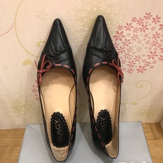 黑 MAGY 尖頭平底跟鞋 size:24.5