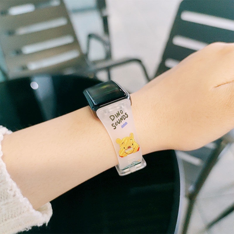 透明卡通腕帶 适用于華為手环7錶帶 KAWS 卡通矽膠錶帶 男女替换带 适用荣耀手环6 華為手環6錶帶