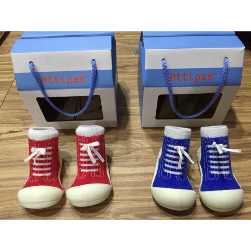 二手 韓國attipas襪型學步鞋（紅色和藍色一組）