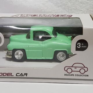 粉嫩綠復古模型車