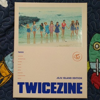 Twicezine-jeju island edition 濟州島寫真書（二手）