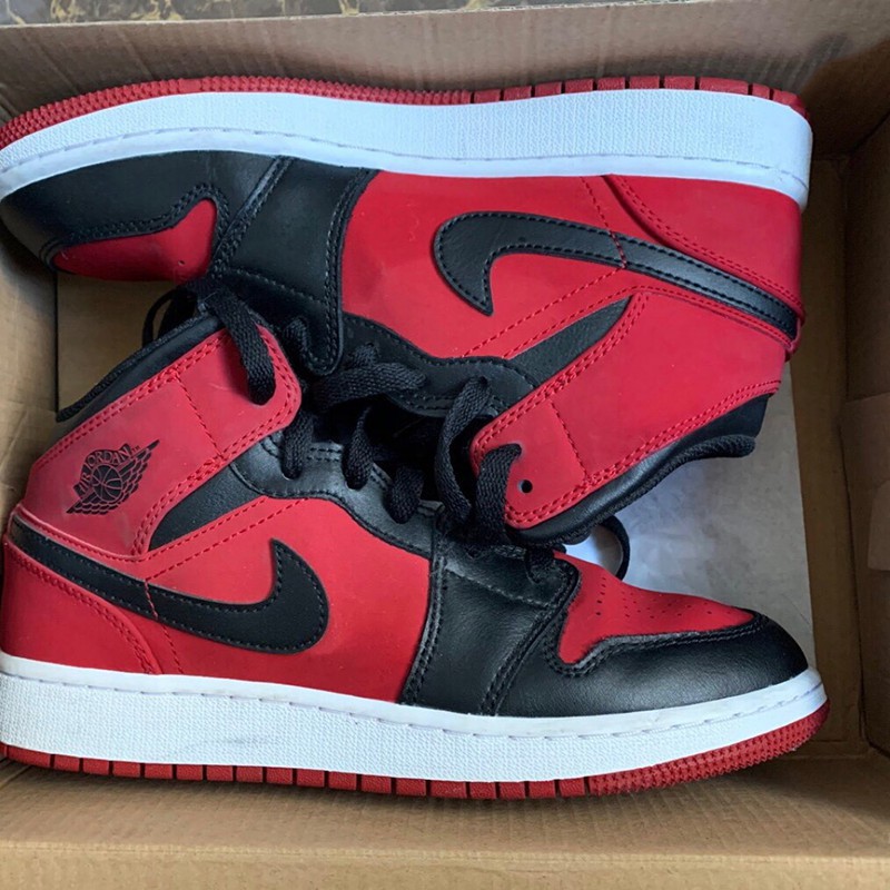 aj1 mid gym red